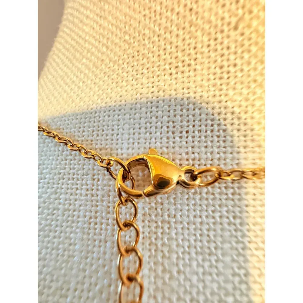Vintage Clover Mother of Pearl Gold Tone Necklace 18+2”
